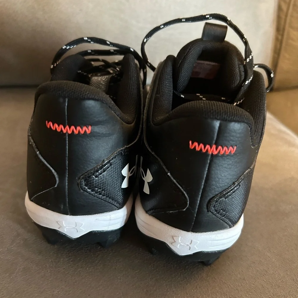50%offw❤️ Under Armour Y5.5/W7 Leadoff Low Rubber Molded Baseball softball Cleat